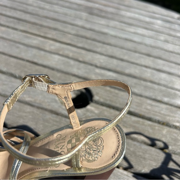 NWOT Vince Camuto Larriss Gold Brown Size 6 Strappy Platform Heel Sandals Womens - Picture 4 of 10